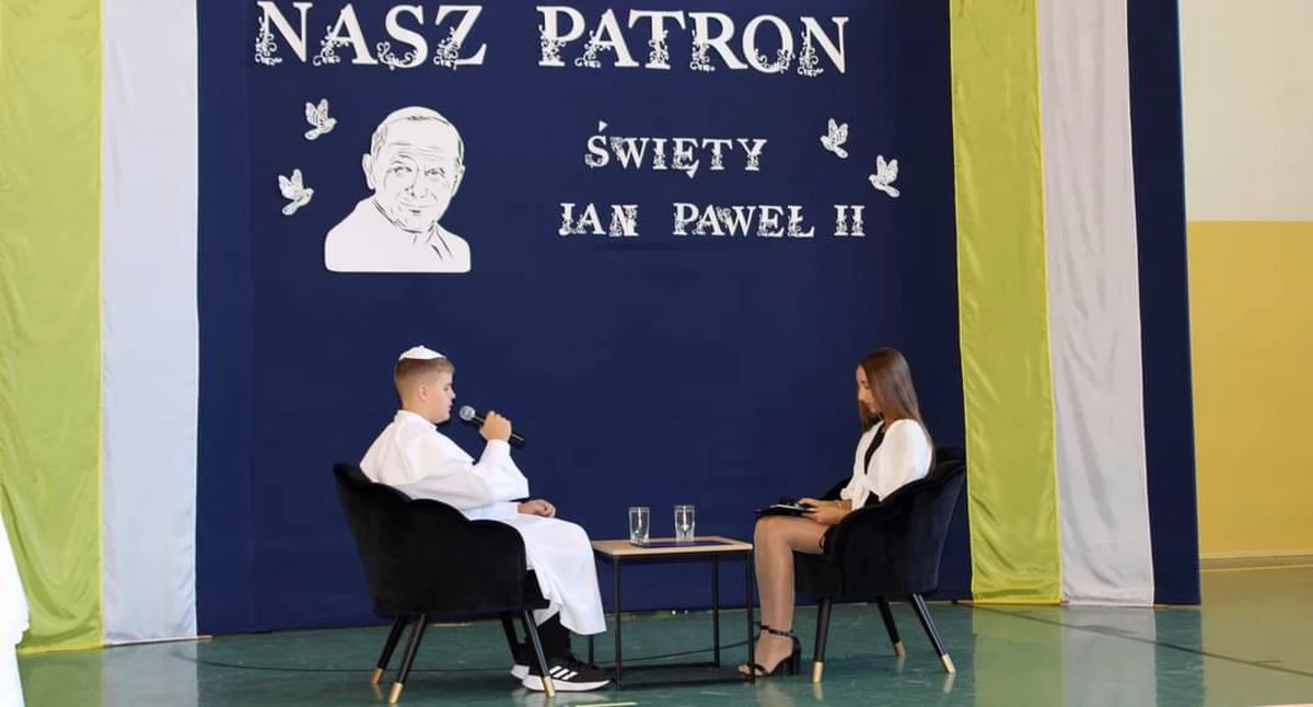 Jubileusz Szkoły Podstawowej w Królewcu. Uroczysty i podniosły Dzień Patrona - Jana Pawła II [ZDJĘCIA]