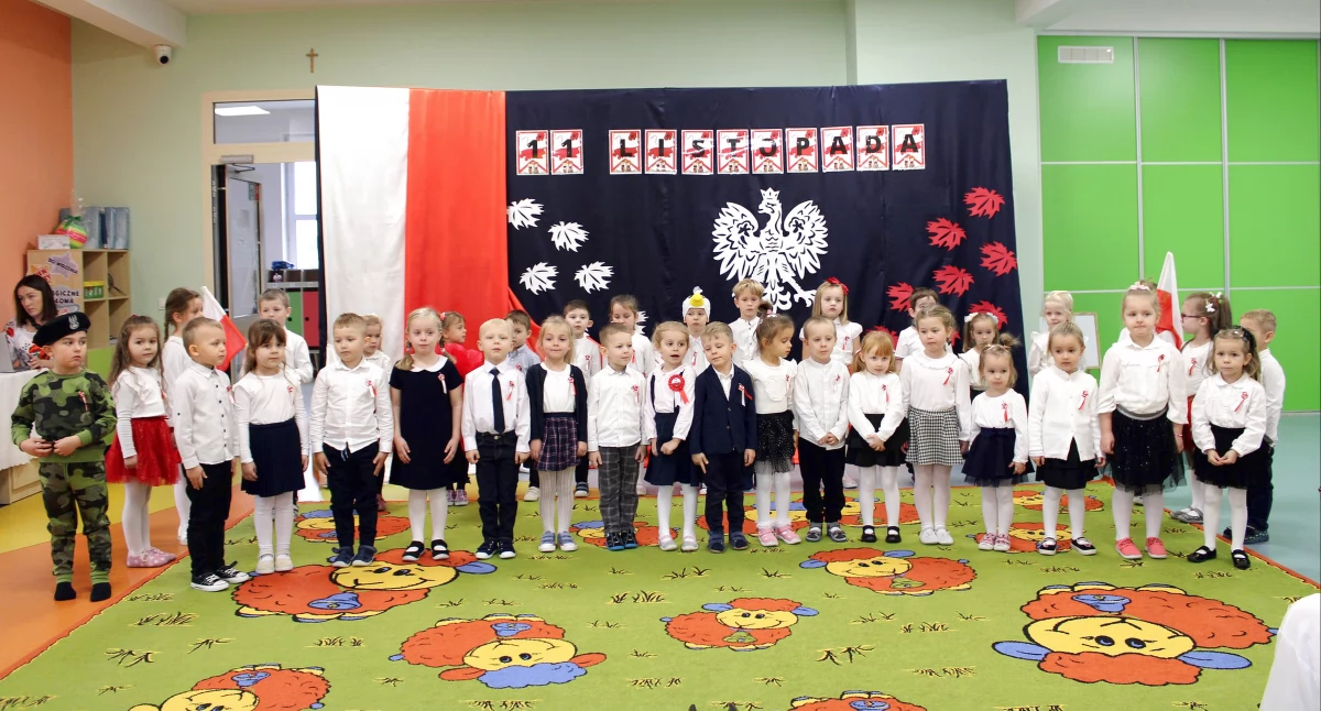 W Przedszkolu w Smykowie dzieci od najmłodszych lat uczą się patriotyzmu [GALERIA ZDJĘĆ]
