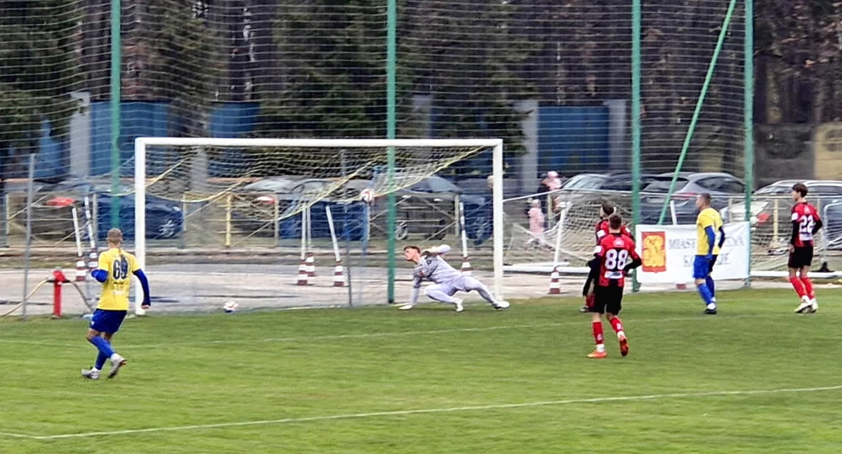 RS Activ IV liga świętokrzyska. Neptun Końskie rozegrał ostatni tegoroczny mecz ligowy na własnym stadionie
