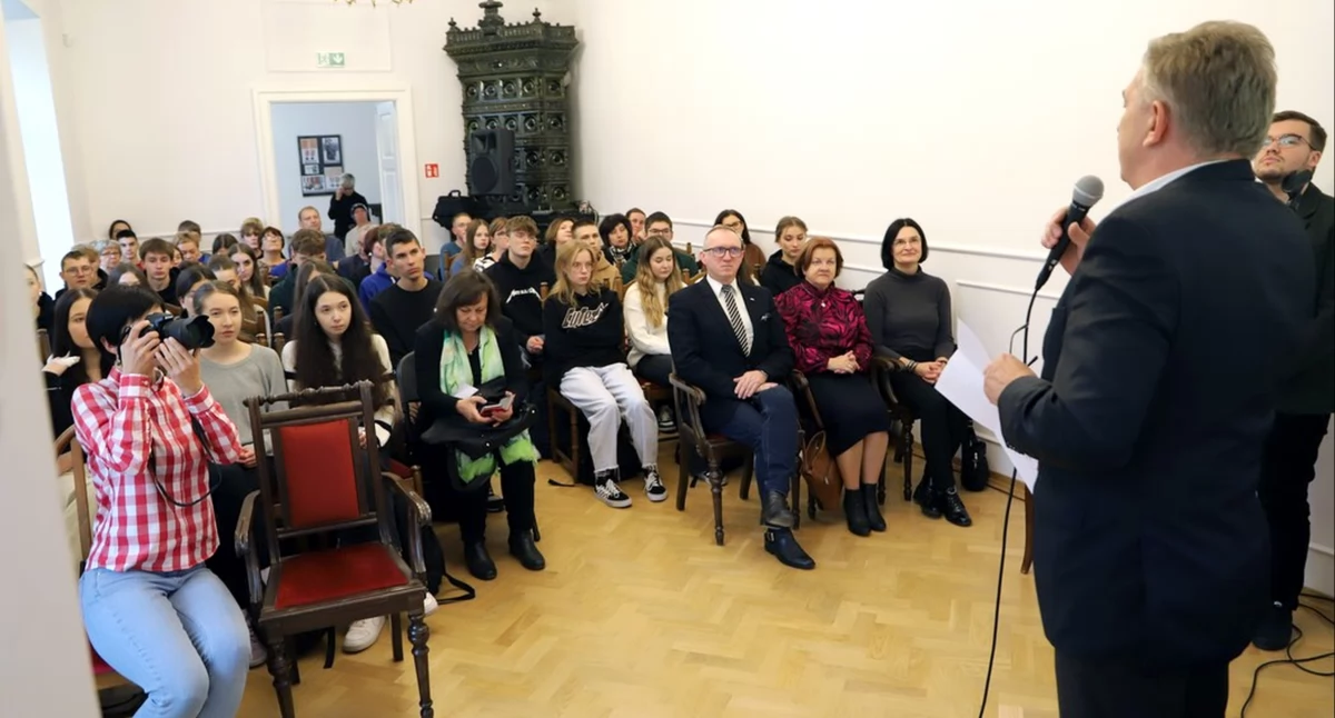 KOŃSKIE. Biblioteka - instytucja bezcenna. Seminarium z książkowymi nowościami [ZDJĘCIA]