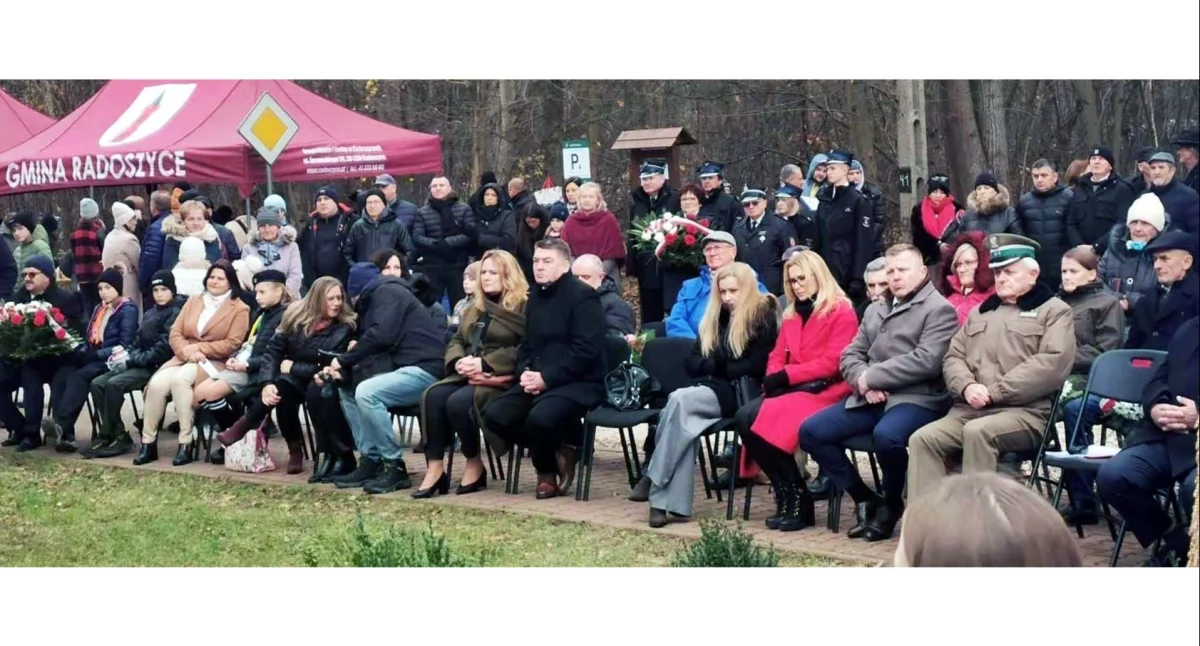 RADOSZYCE, ZYCHY. Dziesięć lat temu Hubalowi wzniesiono pomnik, kamienną kartę z księgi historycznej [ZDJĘCIA]