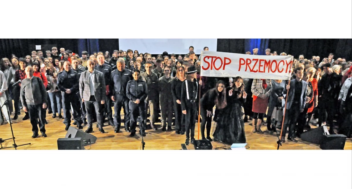 KOŃSKIE. Nie bij dzieci, bo ci ręka uschnie! Kampania społeczna Dzieciństwo bez przemocy [ZDJĘCIA]