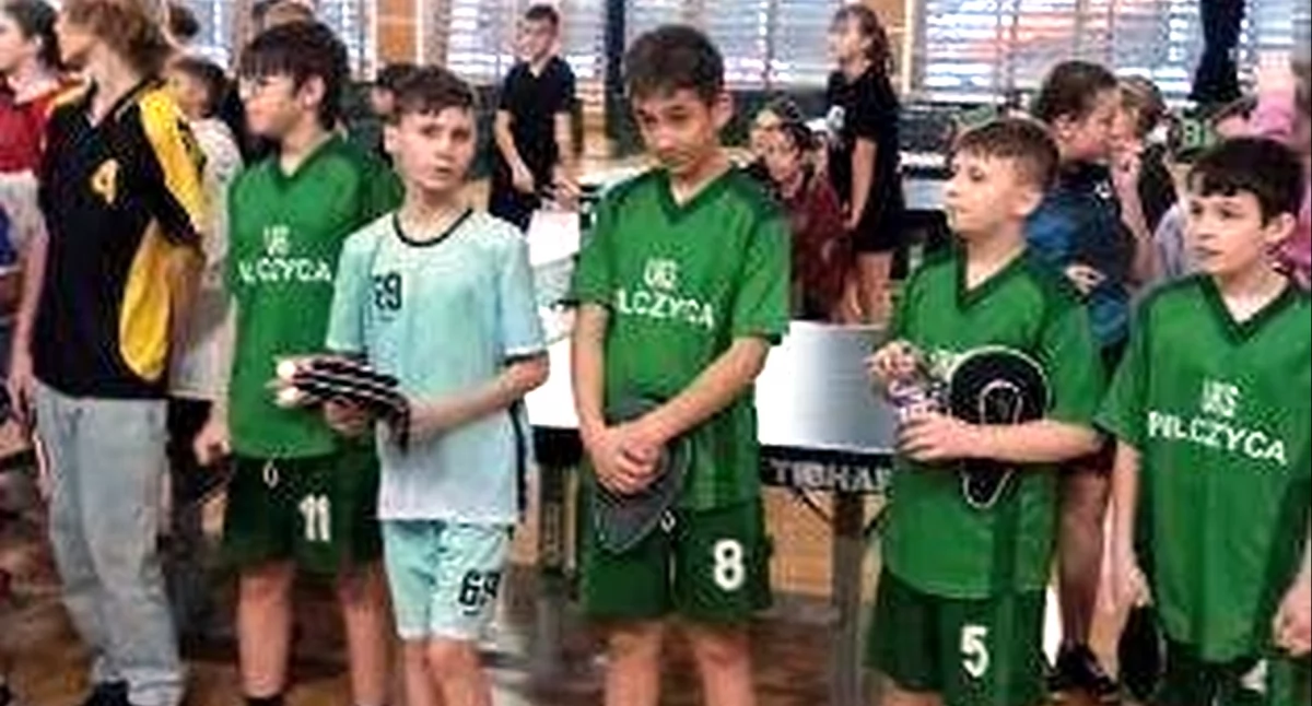 Rozpoczęły się rozgrywki Wojewódzkiej Ligi Tenisa Stołowego z udziałem ekipy SP Pilczyca [ZDJĘCIA]