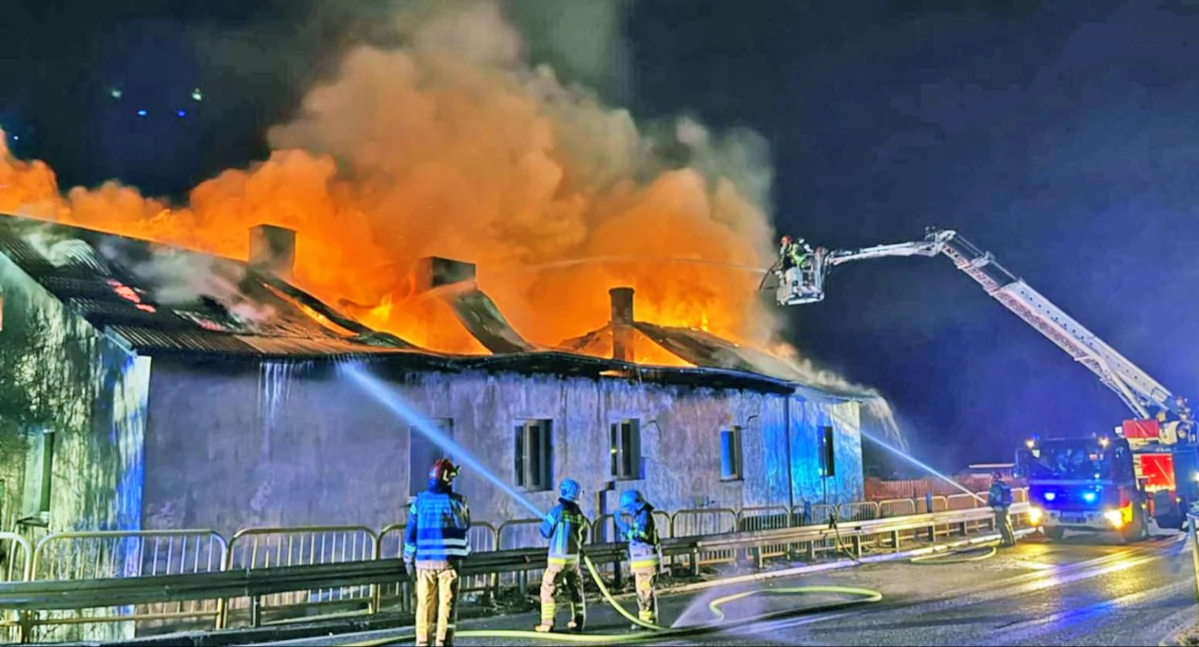 Tragiczne pożary w powiecie koneckim. Po ugaszeniu strażacy znajdują zwęglone zwłoki ludzi [ZDJĘCIA]