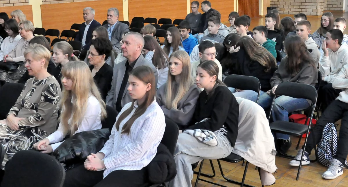 KOŃSKIE. Opanują udzielanie pierwszej pomocy. Otrzymali fantomy do prowadzenia zajęć [ZDJĘCIA]