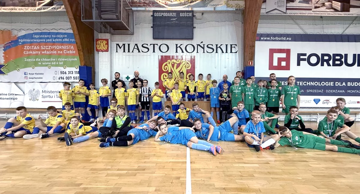 Akademia Neptun Końskie zorganizowała świąteczne turnieje piłkarskie. Było wiele emocji i radości [GALERIA ZDJĘĆ]