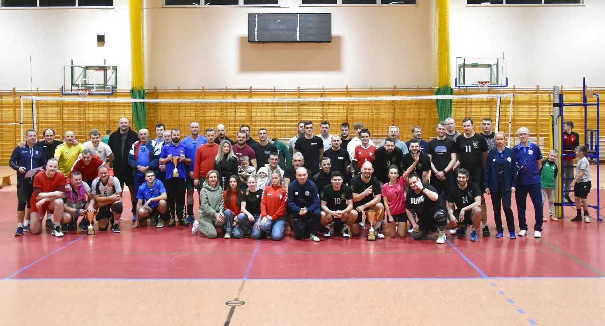 Noworoczny Turniej Piłki Siatkowej GLKS Fałków rozstrzygnięty. Na czele Same Asy! [ZDJĘCIA]