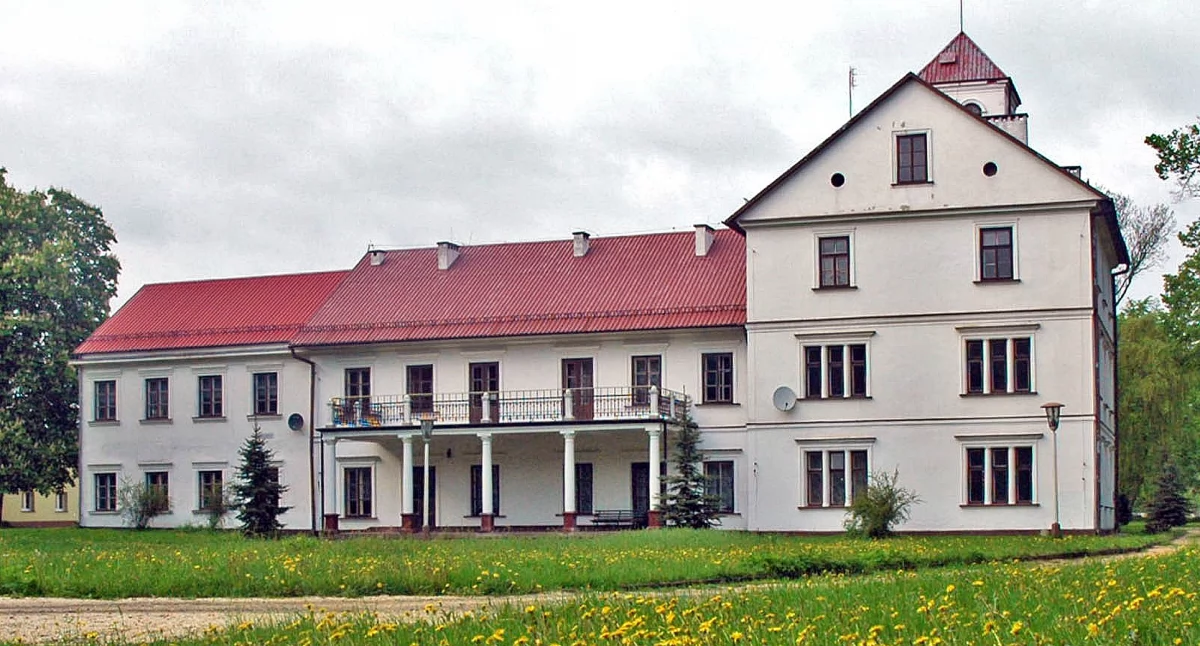 RUDA PILCZYCKA. Wieś z pałacem spowitym w tajemnice [ZDJĘCIA]