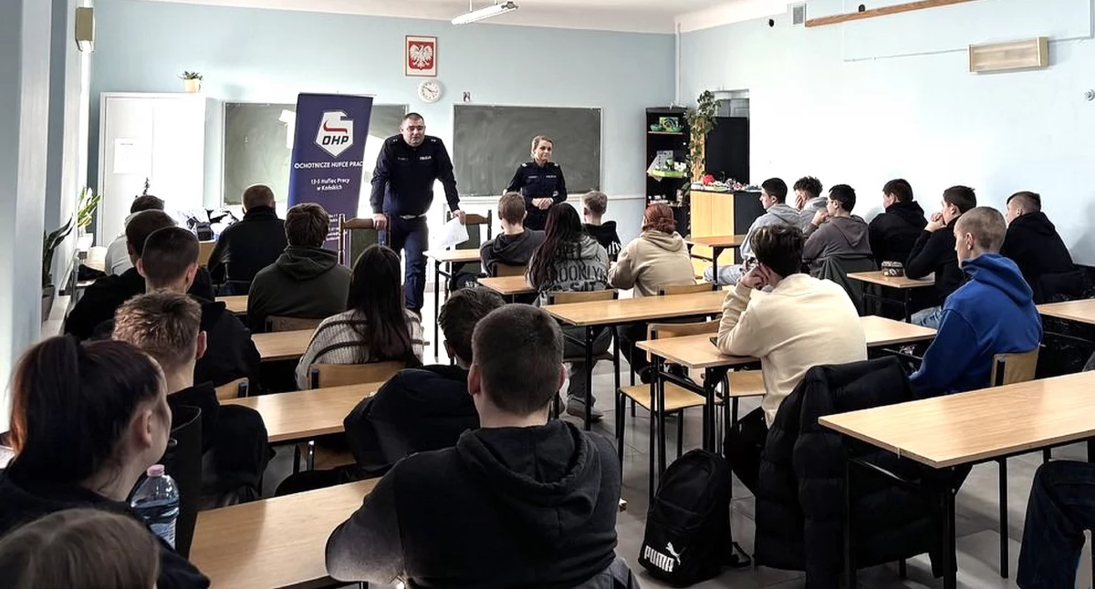 KOŃSKIE. Policjanci w Uniwerku. Promowali i poszerzali wiedzę w ramach ogólnopolskiej akcji Kręci mnie bezpieczeństwo na stoku