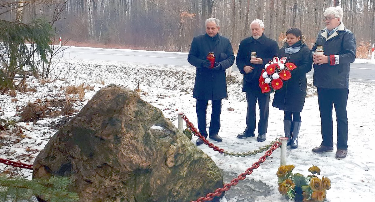 PIŁA. Pamięć została na skraju lasu