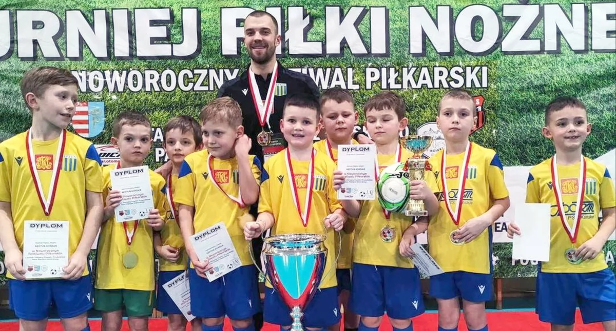 Noworoczny Festiwal Piłkarski Przysucha 2025. Triumf rocznika 2017 Neptuna Końskie. Młodzi piłkarze z Końskich wyróżnieni [ZDJĘCIA]
