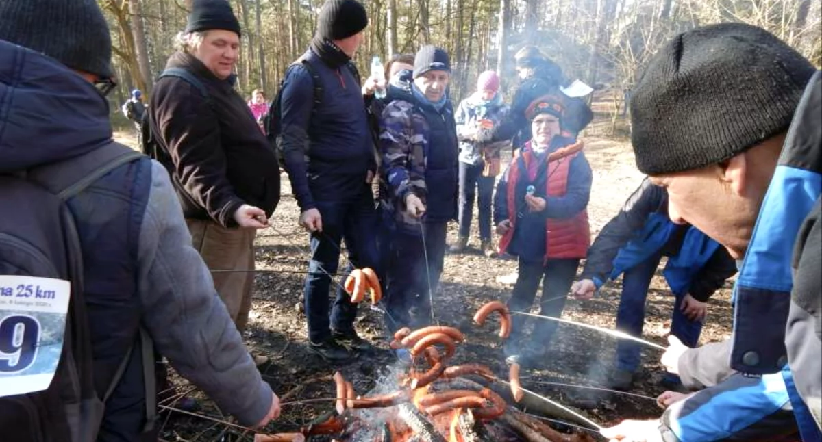 GMINA KOŃSKIE. 26 Zimowy Marsz na 25 km. Piechurzy przybyli niemal z wszystkich zakątków Polski