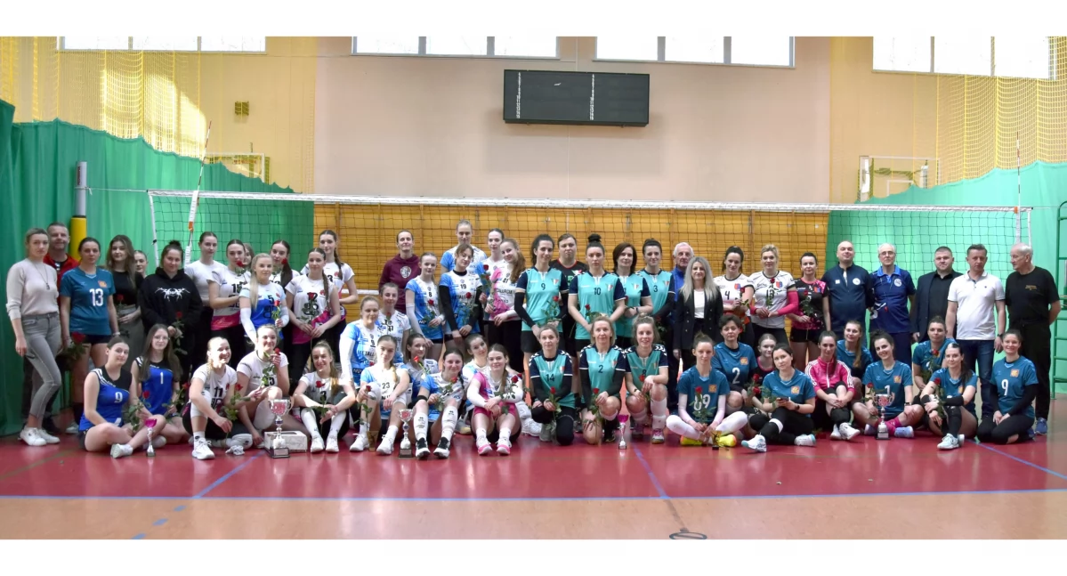 Turniej Piłki Siatkowej z okazji Dnia Kobiet w Fałkowie. Fuks Sulejów z głównym trofeum [ZDJĘCIA]