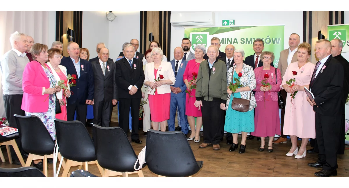 12 par z gminy Smyków świętowało Złote Gody! Odebrali prezydenckie Medale za Długoletnie Pożycie Małżeńskie [GALERIA ZDJĘĆ]