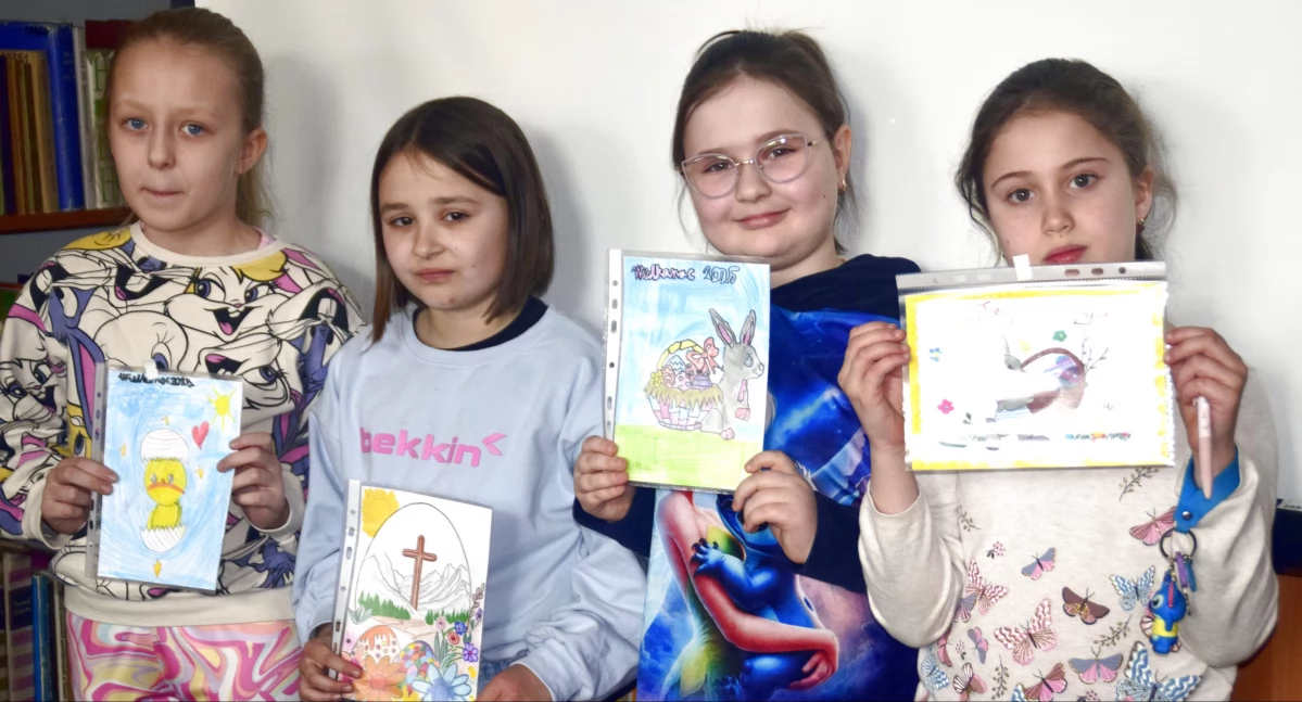W Końskich działa Młodzieżowe Koło Filatelistyczne. Projektują kartki i znaczki pocztowe, a potem... [ZDJĘCIA]