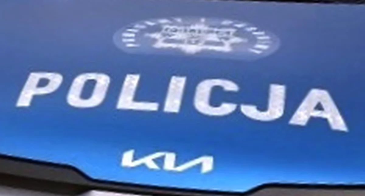 KOŃSKIE. Policjanci wyważali drzwi, uwalniali kobietę. Mężczyzna przetrzymywał ją wbrew jej woli?