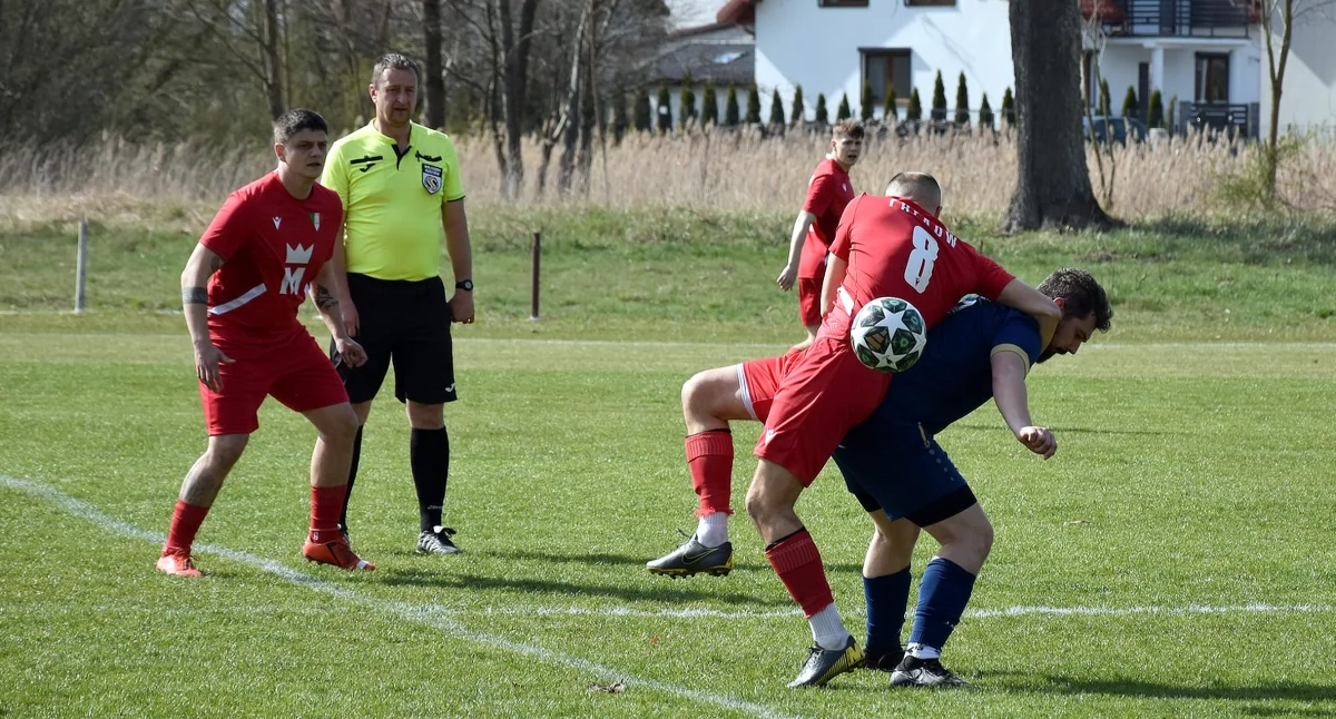 Klasa A, grupa 1. W Wielką Sobotę piłkarze GLKS Fałków przerwali serię dwóch ligowych porażek