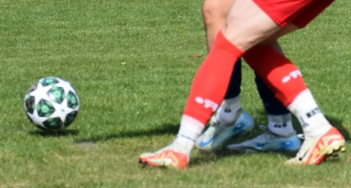 Weekend na boiskach piłkarskich. Drużyny piłkarskie z powiatu koneckiego powalczą o kolejne ligowe punkty