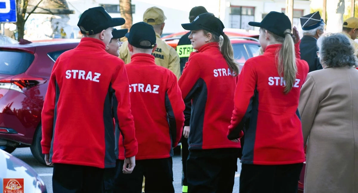 Strażacy dziękują za wsparcie! Nowe stroje dla Młodzieżowej Drużyny Pożarniczej OSP Fałków