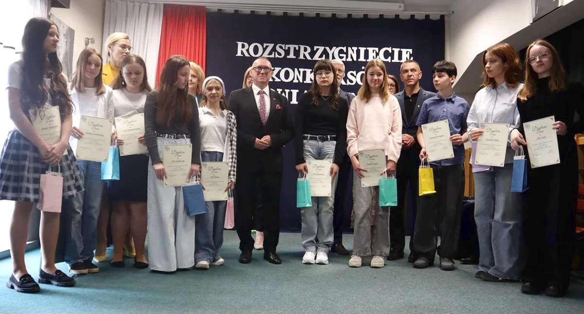 Powiatowe konkursy rozstrzygnięte. Popularyzowali fotografię i różne formy literackie [ZDJĘCIA]