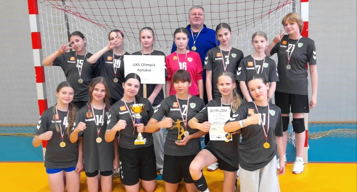 Drużyna UKS Olimpia Końskie rywalizowała w I Ogólnopolskim Turnieju Majowym Piłki Ręcznej Dziewcząt - Kocham Ręczną