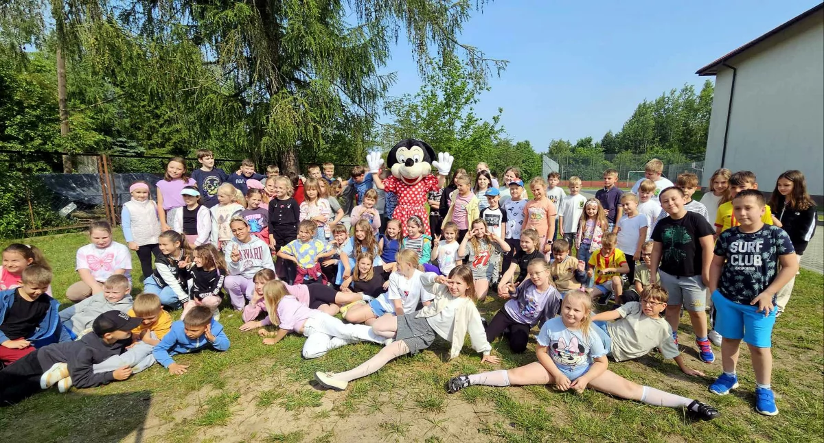GMINA SMYKÓW. Nie tylko sprzątają, ale także edukują o gospodarce śmieciowej [ZDJĘCIA]