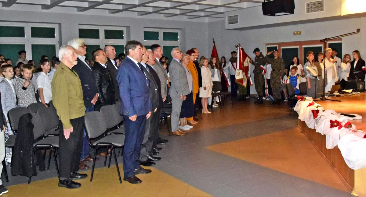 STADNICKA WOLA. Święto patrona szkoły - Armii Krajowej. Byłaś dla nas radością i dumą. Rytmy Pamięci [ZDJĘCIA]