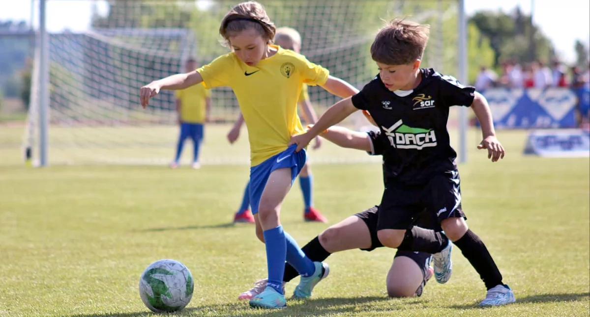 RADOSZYCE. KWADrat Summer Cup U-8. Drużyny z powiatu koneckiego rywalizowały z najlepszymi [ZDJĘCIA]