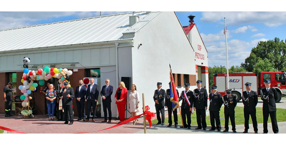 PRZYŁOGI. Remiza strażacka i świetlica jeszcze pachną świeżą farbą [ZDJĘCIA]