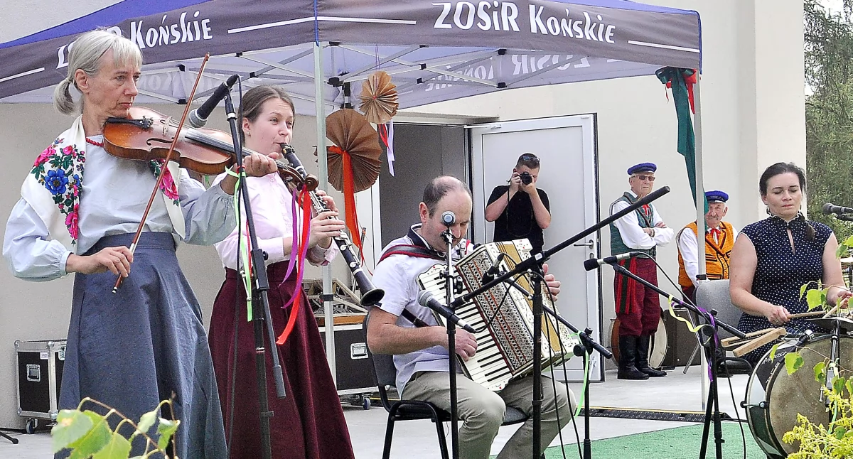 MUZYKANTY. Przegląd kapel i solistów