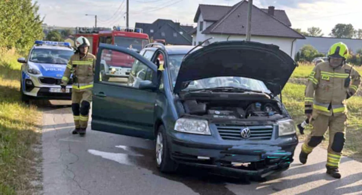 RADOSZYCE. Czołowe zderzenie volkswagenów
