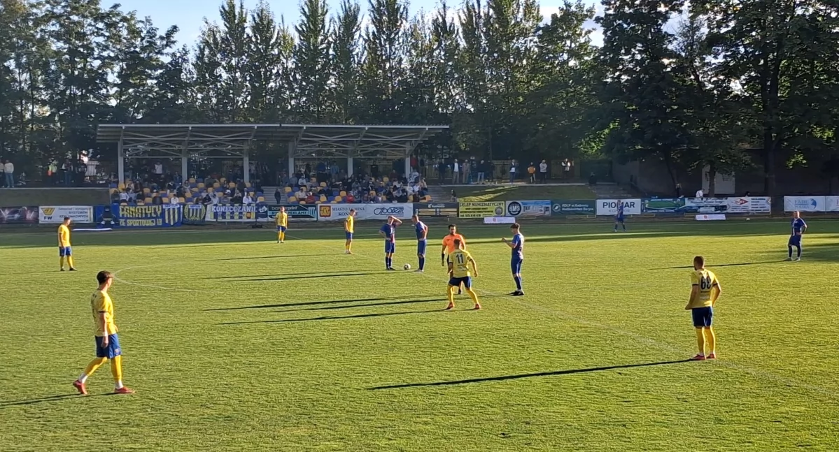 KEEZA IV Liga świętokrzyska. Neptun Końskie niespodziewanie uległ Granatowi Skarżysko-Kamienna!