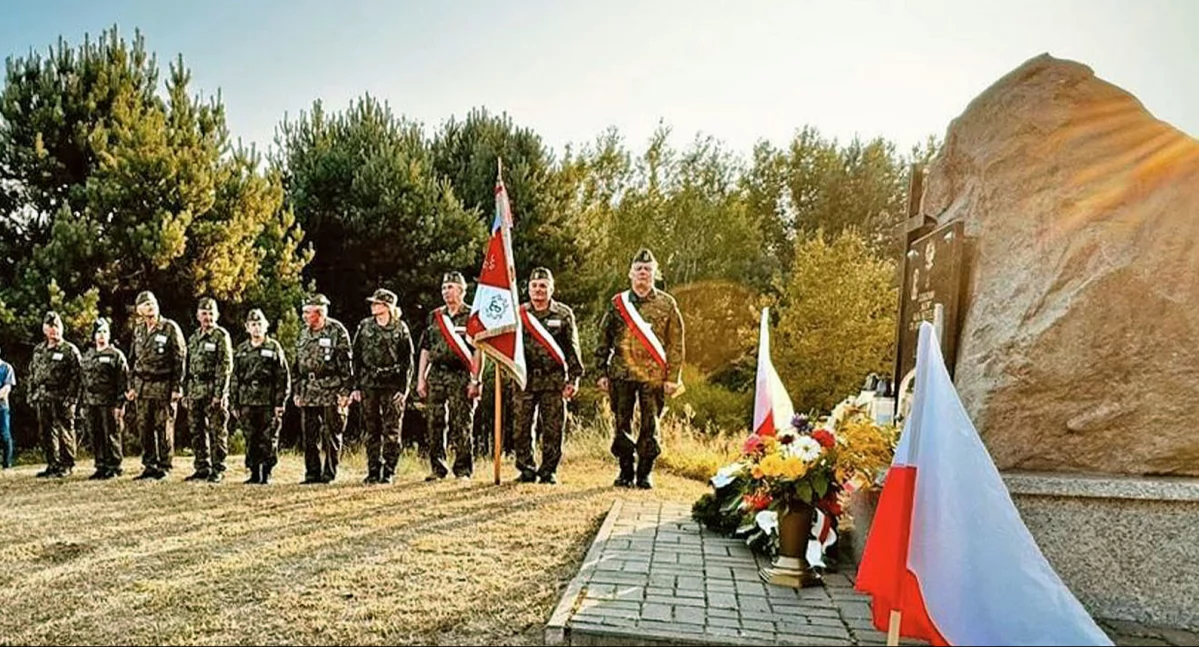 GMINA STĄPORKÓW. Pamiętamy o partyzantach Armii Krajowej poległych w akcji na niemiecki pociąg [ZDJĘCIA]