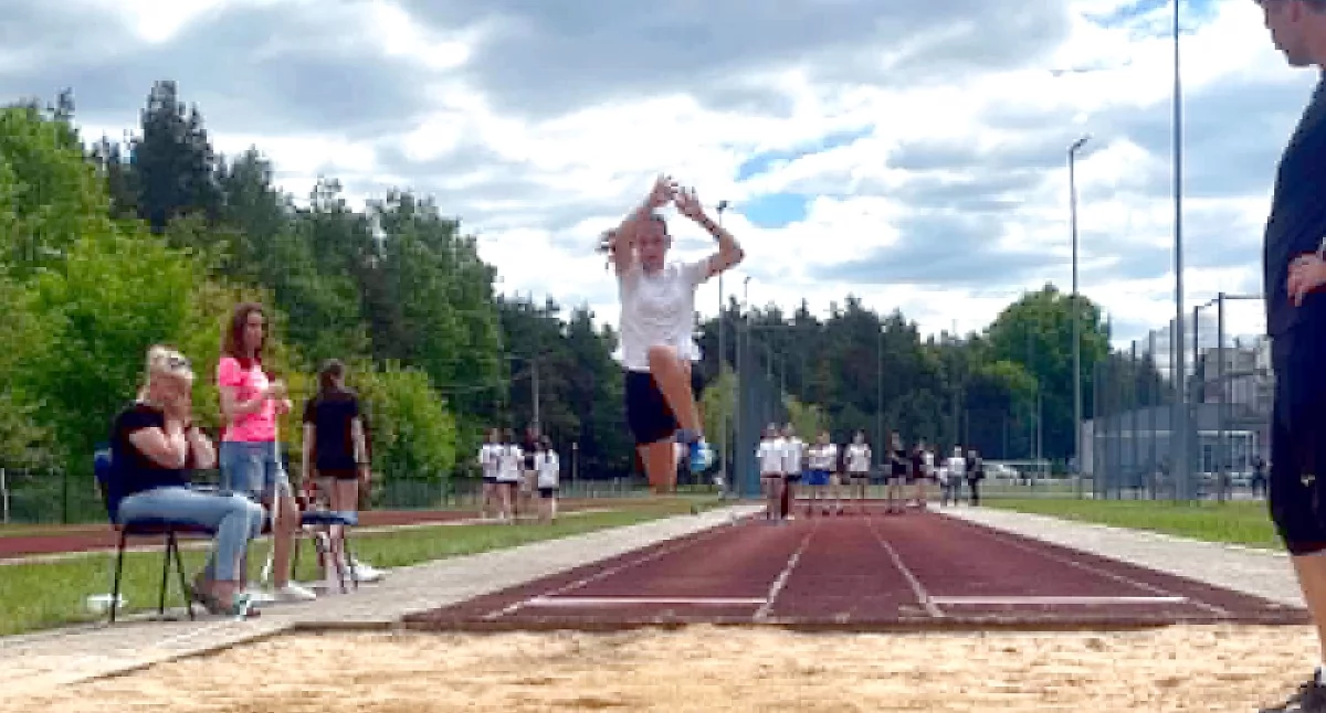 GMINA STĄPORKÓW. Rozstrzygnęli Indywidualne Zawody Lekkoatletyczne dziewcząt i chłopców