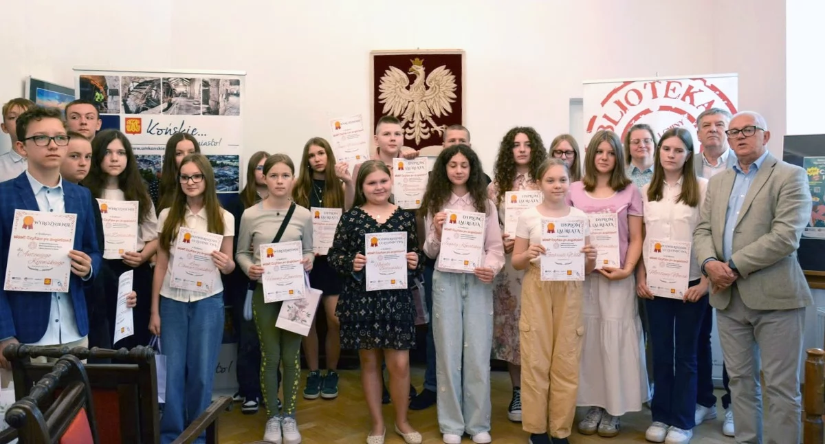 KOŃSKIE. Ratownicy czytelnictwa w konkursie WOW! Czytam po angielsku