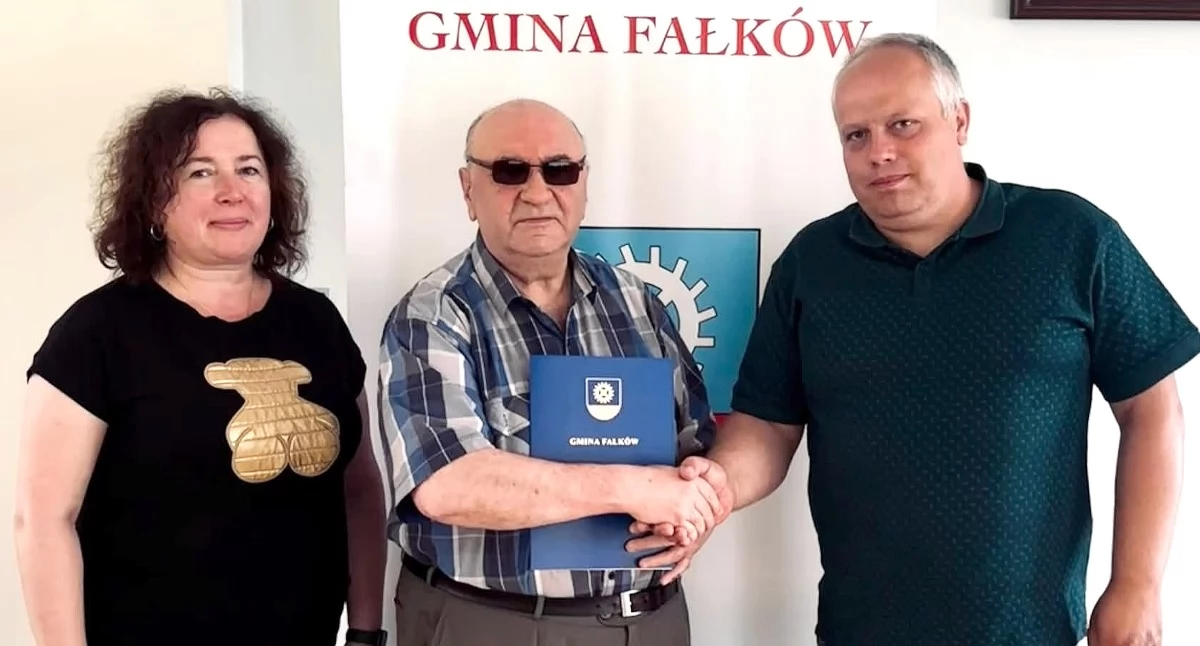 W Budach powstanie nowa świetlica wiejska. Gmina Fałków podpisała umowę