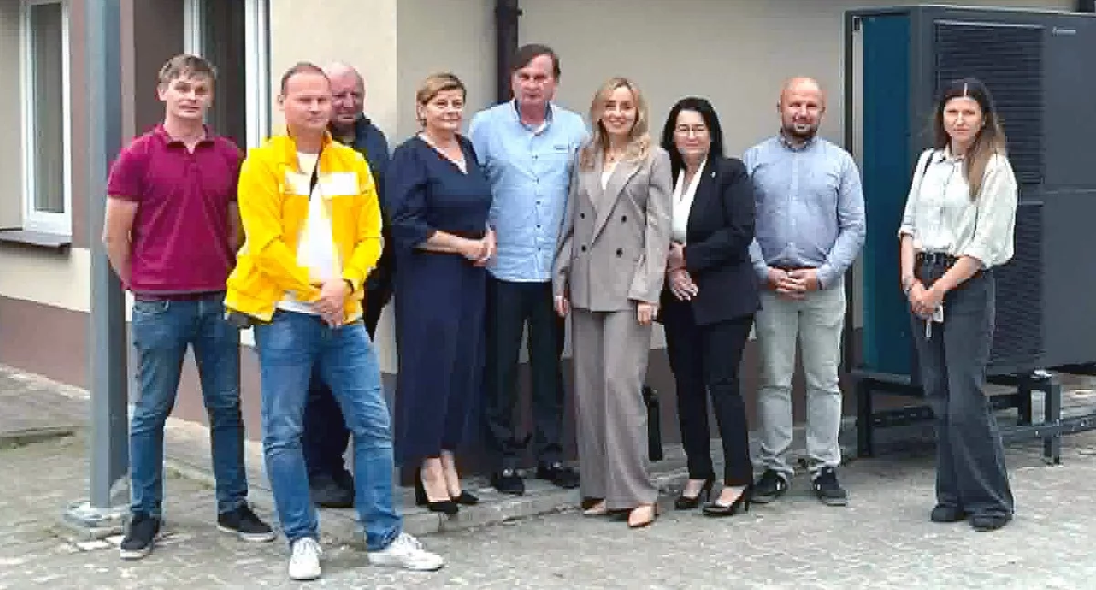 GMINA GOWARCZÓW. Budynek oczyszczalni ścieków w Rudzie Białaczowskiej już po termomodernizacji