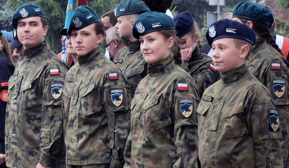 17 ton. Żywność potrzebującym dostarczą służby mundurowe