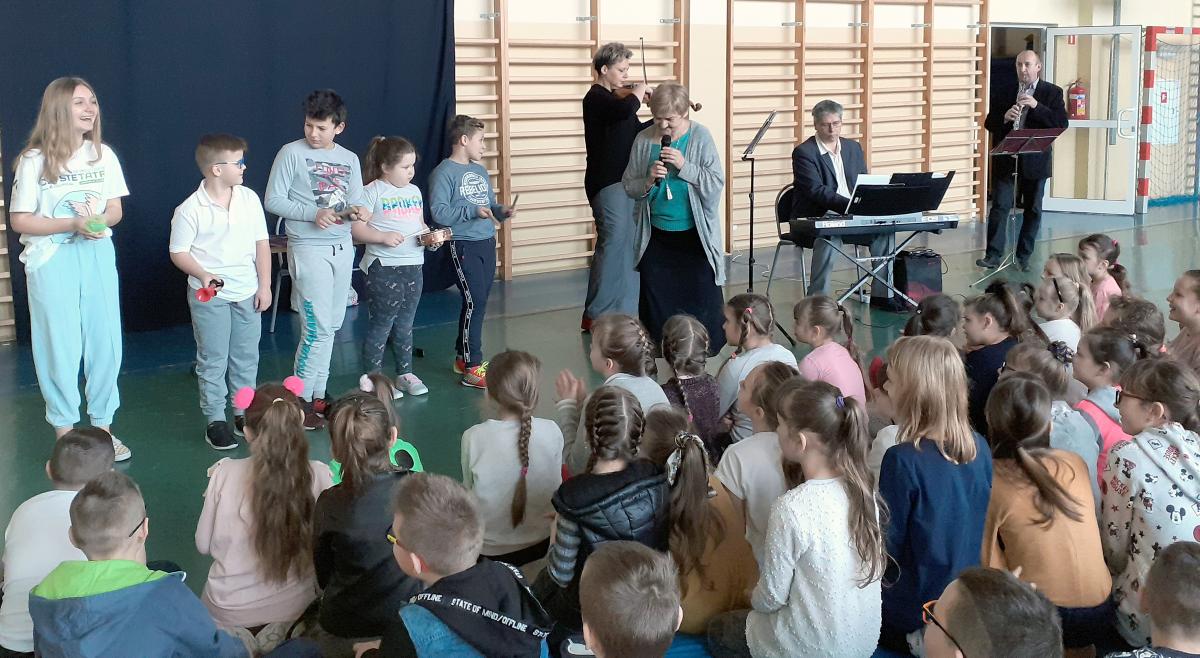 „Serce w plecaku”, czyli muzycy z filharmonii w Królewcu