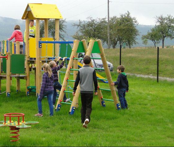 Zniszczyli dzieciom plac zabaw