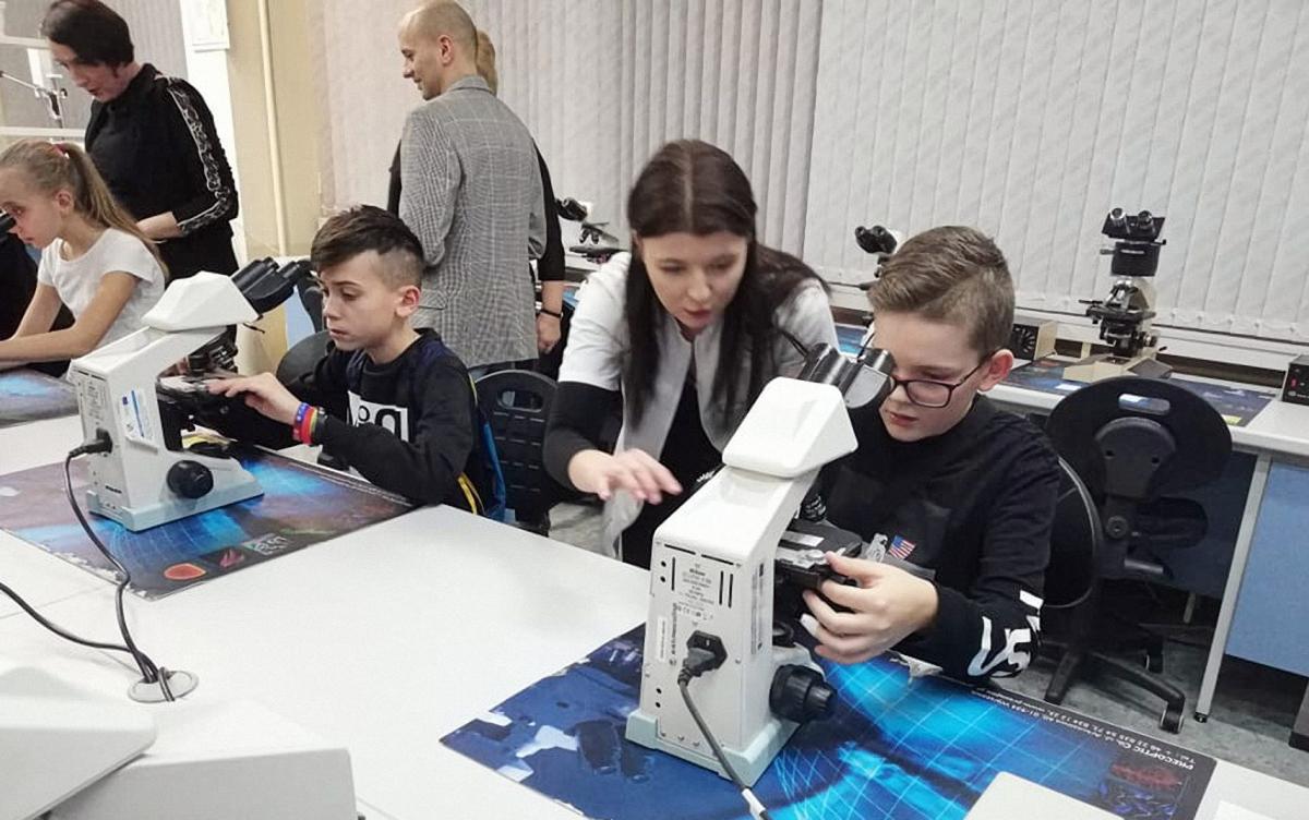 Uczniowie z Miedzierzy wzięli udział w Nocy Biologów