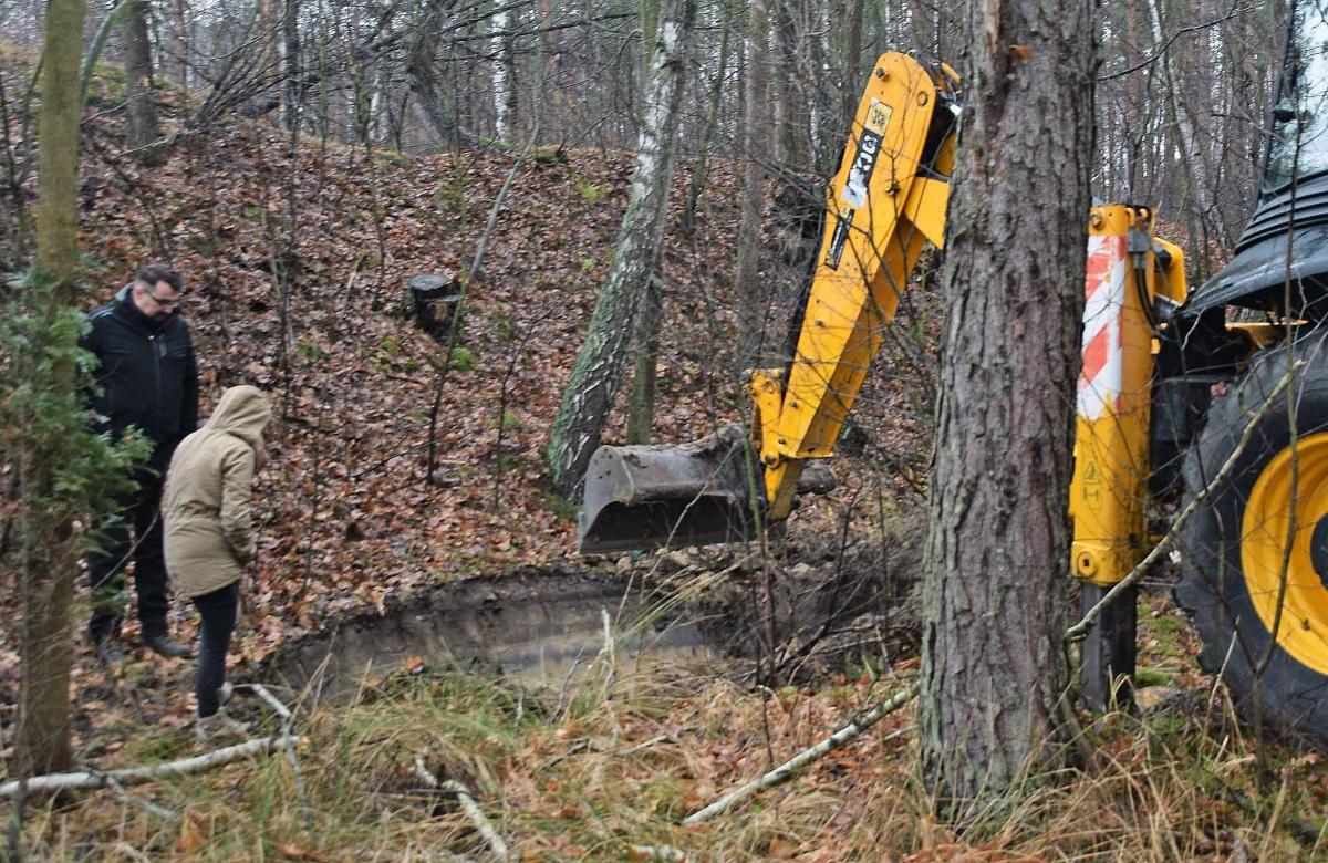 Wciąż poszukują grobów ofiar 