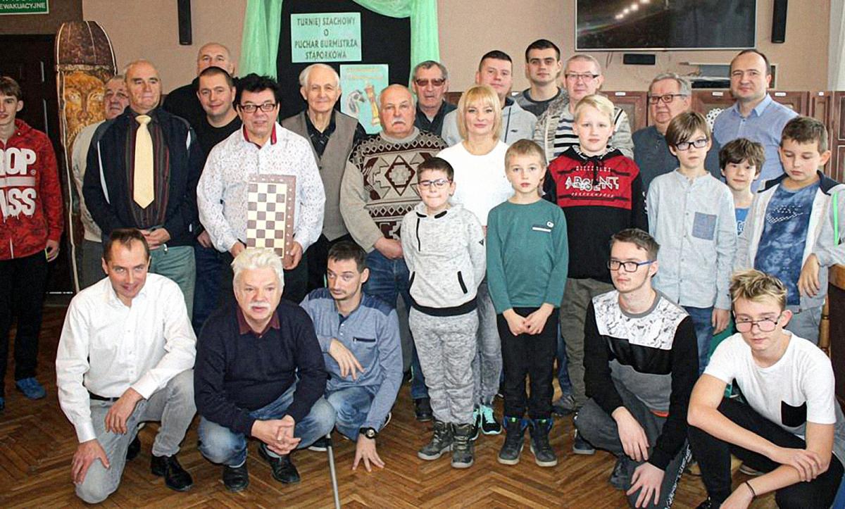 Przy szachownicach walczyli o puchar burmistrza [zdjęcia]