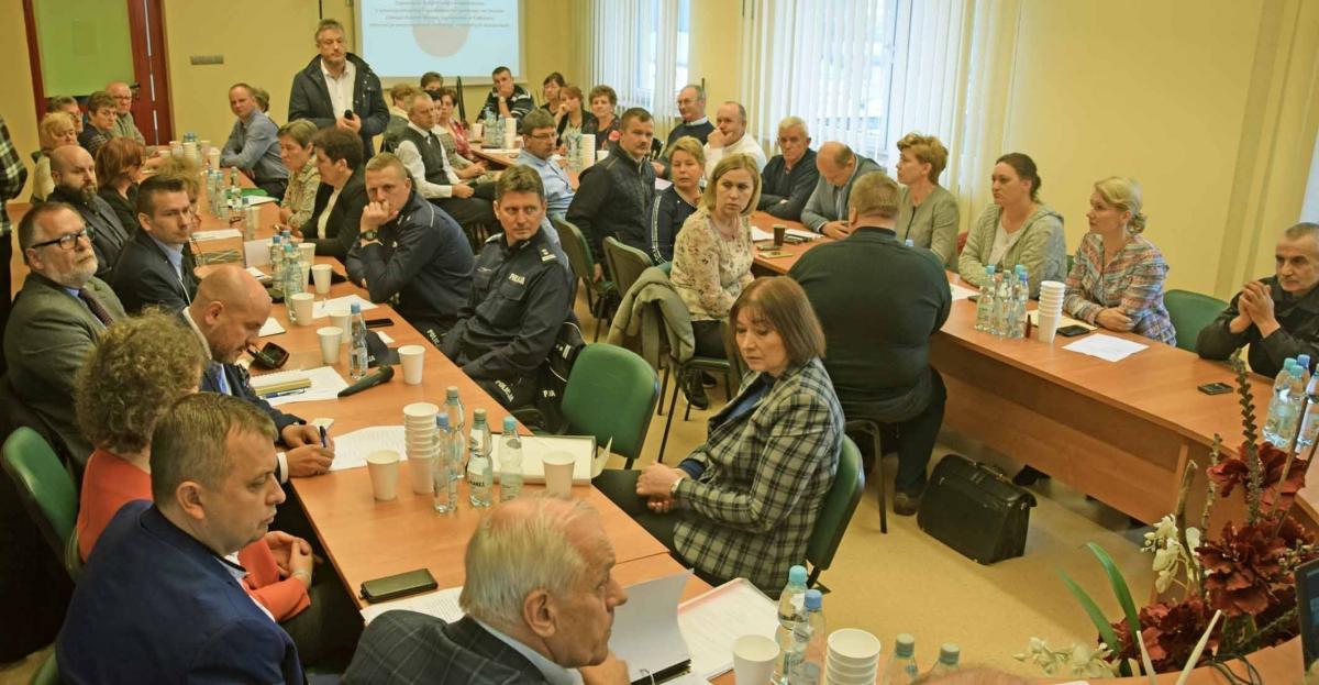 Fałków czeka na zamknięcie wysypiska śmieci!