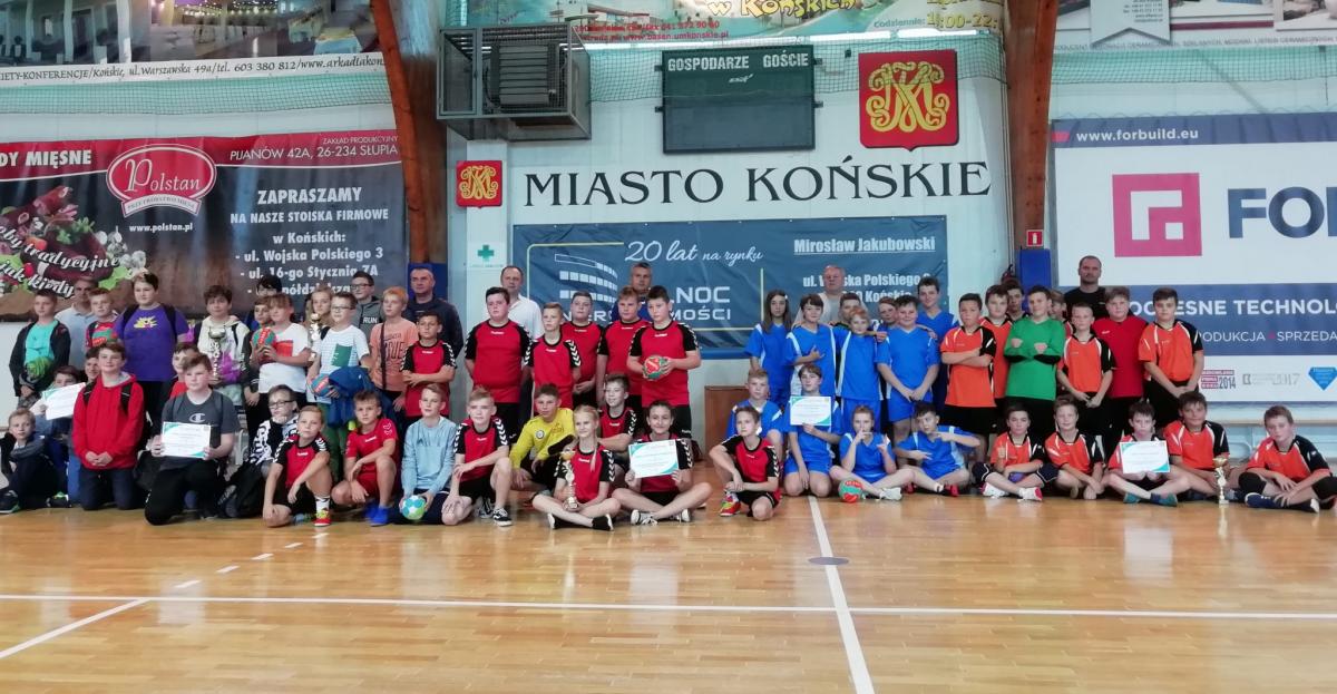 W szczypiorniaka zagrali szóstoklasiści i młodsi [zdjęcia]