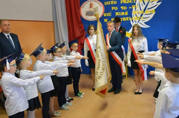 Nowi uczniowie przyjęci w poczet społeczności szkoły