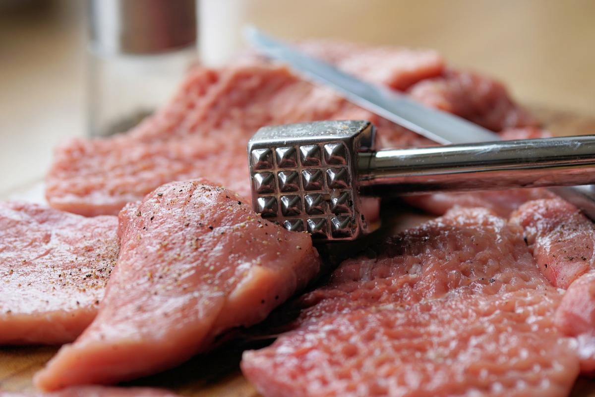 Mięsożerni złodzieje w restauracji