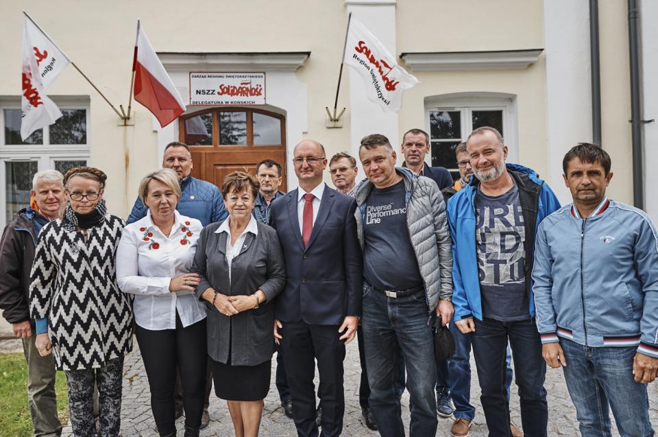 Minister, związkowcy i mobilne biuro