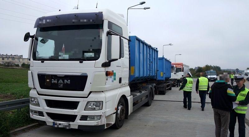 Ciężarówki z odpadami „pod lupą” ITD