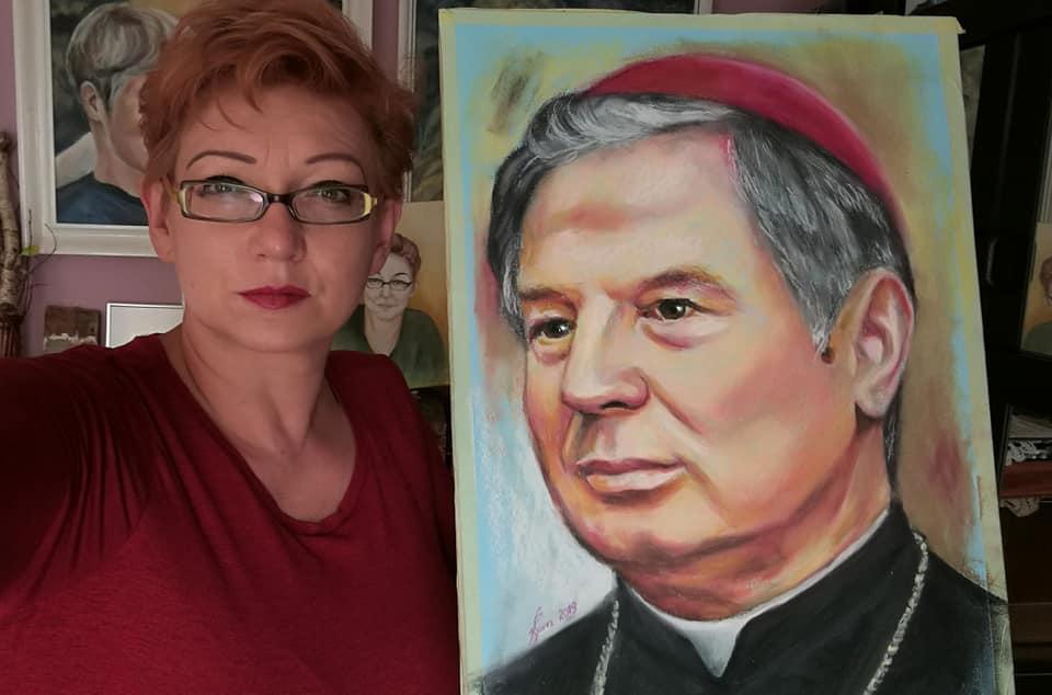Katarzyna Sorn namalowała portret biskupa. Zobacz, jak powstawał krok po kroku [zdjęcia]